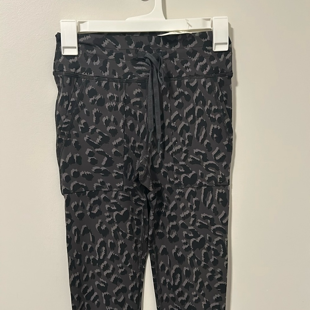 NWT Aerie Offline High Rise Cheetah Print Leggings Size S Short